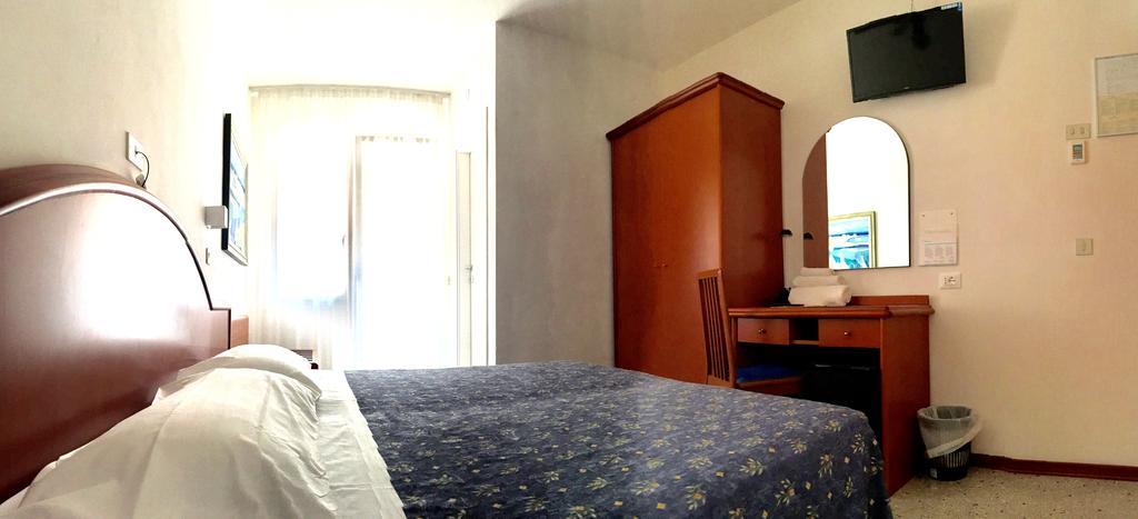 Hotel Villa Candia Lignano Sabbiadoro Eksteriør bilde
